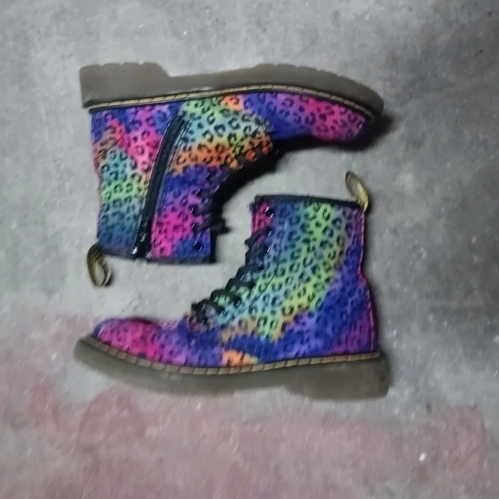 Dr. Martens 1460 Rainbow Leopard Boots Kids 13 - Picture 2 of 7